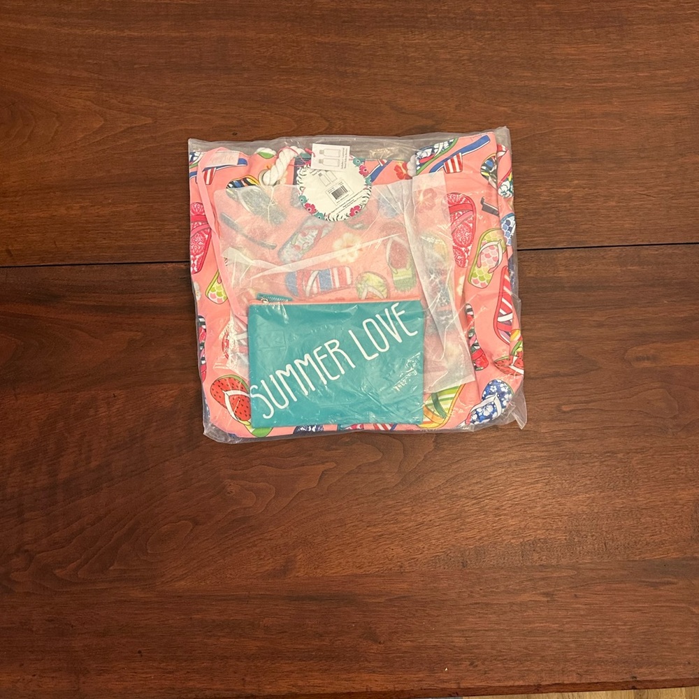Happy Life Large Beach Tote NWT - Flip Flop Theme With 2 Travel size Bottles
